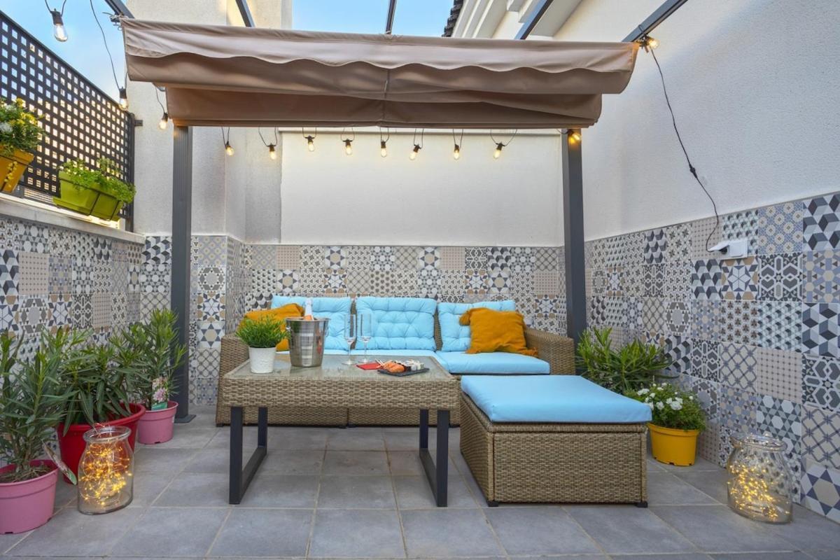 -malagasunapts- Privateterrace Freeparking Pool Appartamento